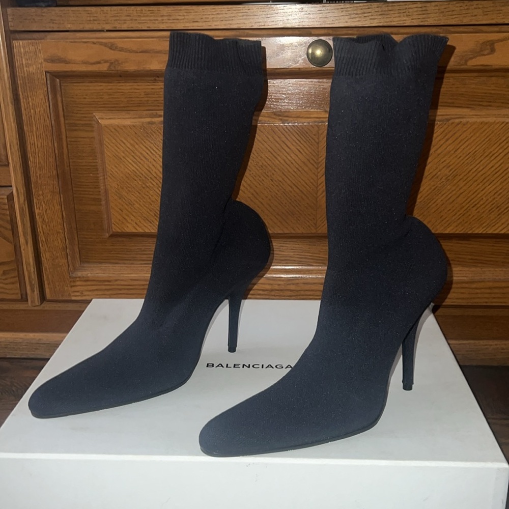 AUTHENTIC NWT Balenciaga Sock Booties 38